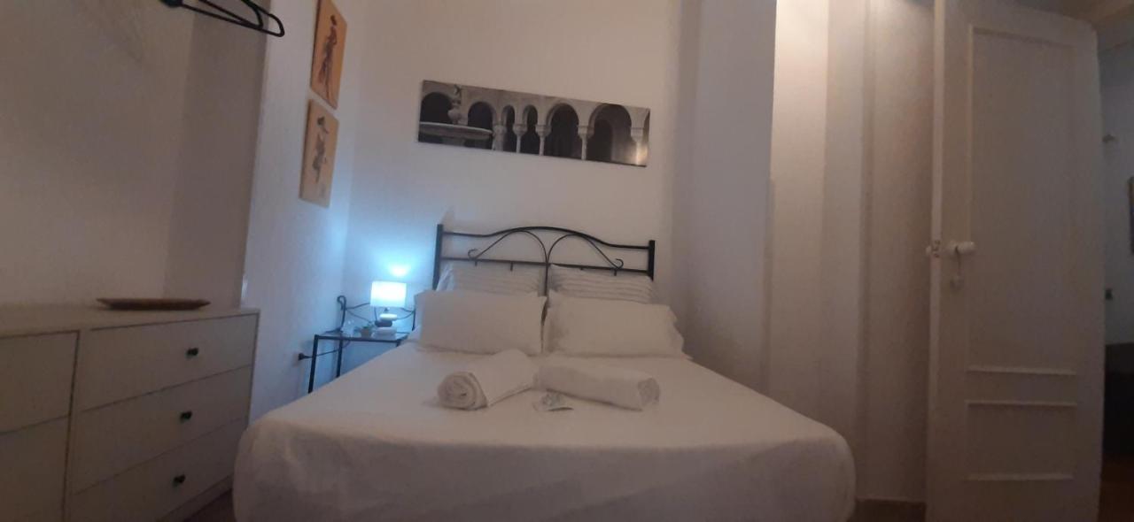 Apartamento Descalzos Seville Ngoại thất bức ảnh