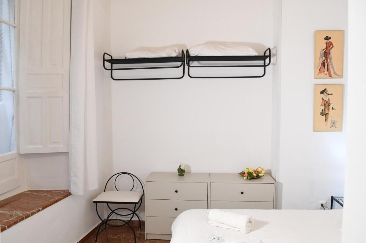 Apartamento Descalzos Seville Ngoại thất bức ảnh